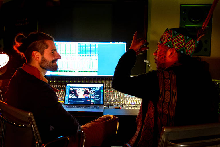 Alok prepara em seu estúdio disco com lideranças indígenas