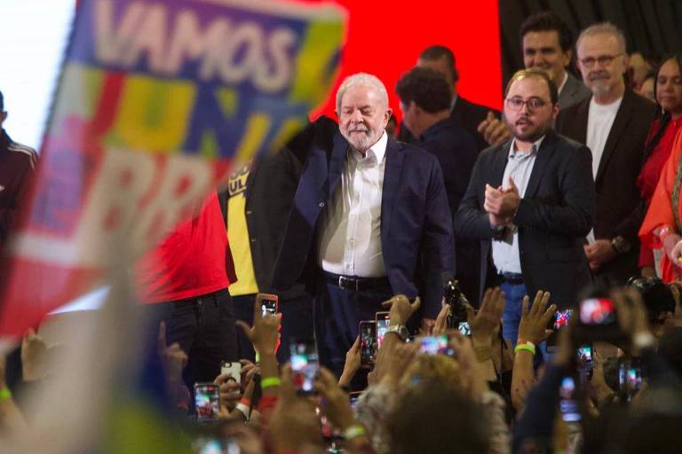 Lula exalta legado petista e prega conciliação contra o totalitarismo ao lançar candidatura