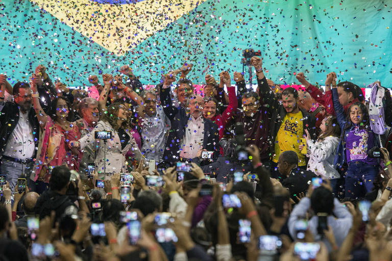 Lula lança campanha presidencial com Alckmin