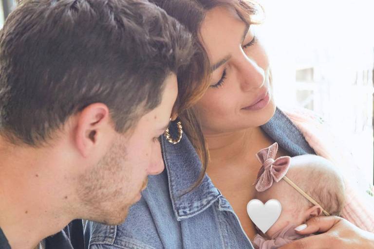 Filha de Priyanka Chopra e Nick Jonas deixa UTI neo-natal após 100 dias