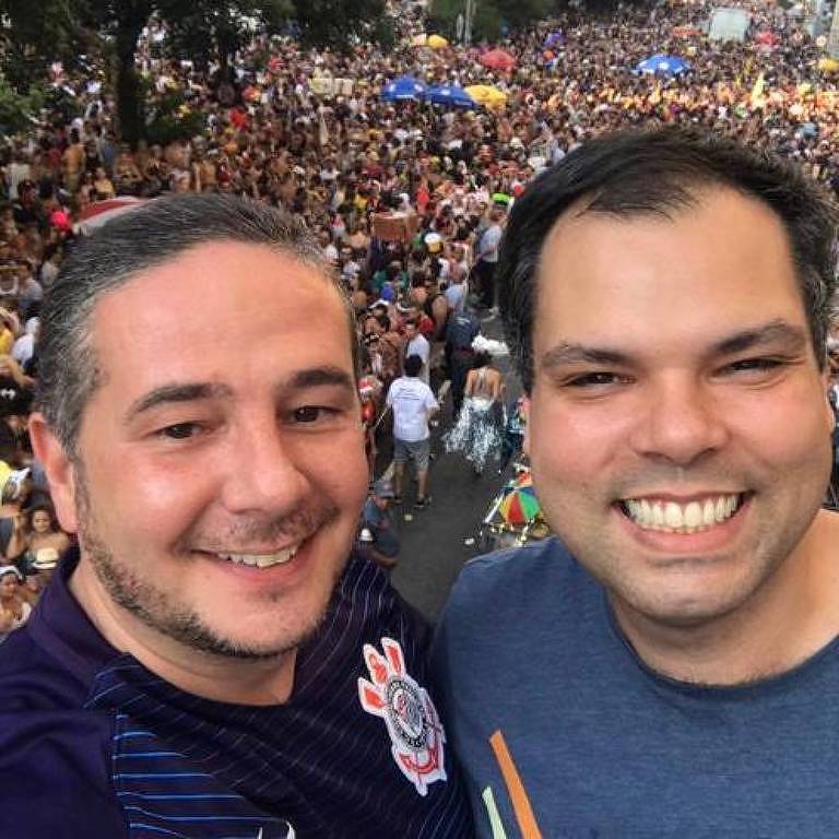 Fábio Lepique durante Carnaval de SP com Bruno Covas, então vice-prefeito, em 2017