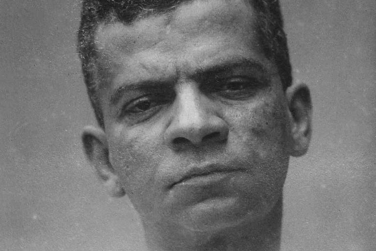 O escritor Lima Barreto, em retrato de 1919