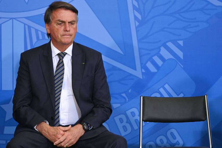 Defesa e TSE agem contra golpismo de Bolsonaro na eleição