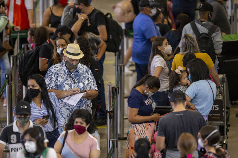 Viajar também ficou mais caro em abril, com as passagens aéreas aumentando 9,48% no mês e as viagens de táxi subindo 9,16%