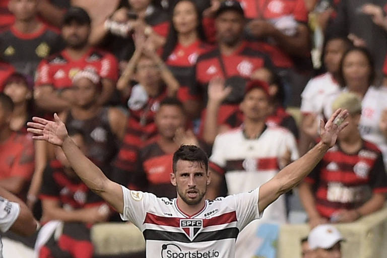 Calleri comemora gol pelo São Paulo, patrocinado pelo Sportsbet.io
