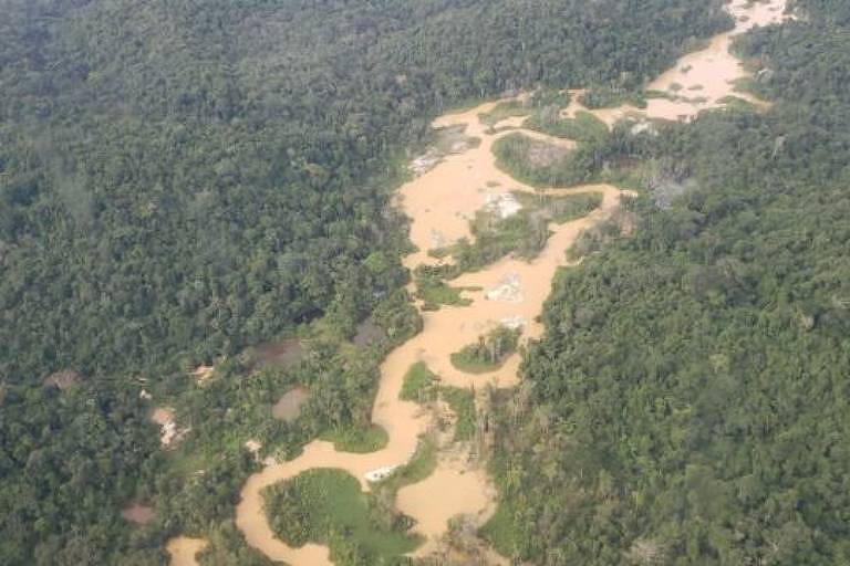 Imagem aérea mostra destruição causada por frente de garimpo ilegal na Terra Indígena Yanomami