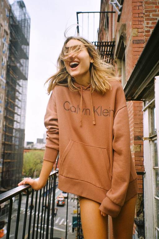 Sasha Meneghel faz campanha para marca Calvin Klein, é sua  primeira campanha internacional para uma marca de roupa
