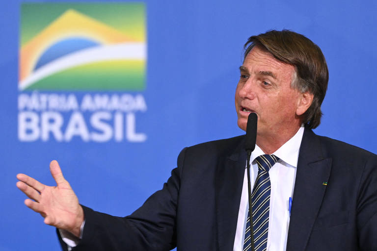 "Um bandido foi posto em liberdade, foi tornado elegível, no meu entender para ser presidente. Na fraude. Ele só ganha na fraude"