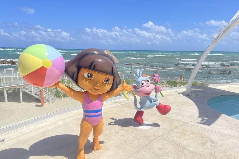 Dora, a Aventureira, e o macaco Botas no Nickelodeon Hotels & Resorts Riviera Maya