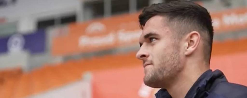 Jake Daniels, jogador do Blackpool que se declarou gay, em imagem de perfil