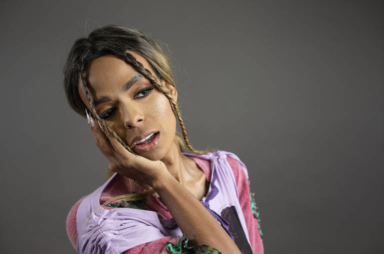 Cantora gospel deixa carreira e se declara trans