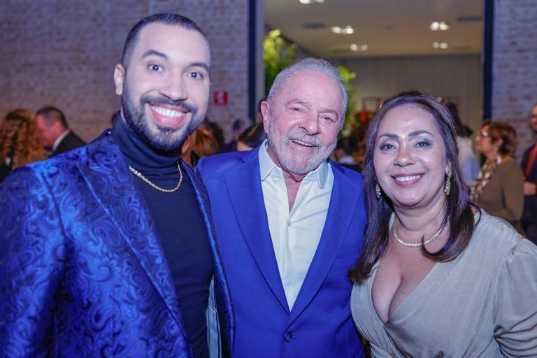 Álbum de casamento de Lula tem Gil do Vigor, Gilberto Gil, Maria Rita e Duda Beat