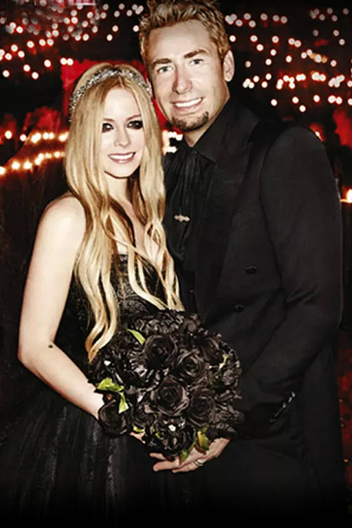 Em um pretinho nada básico foi Avril Lavigne que se casou com Chad Kroeger em 2013 no sul da França. O vestido foi assinado por Monique Lhuillier