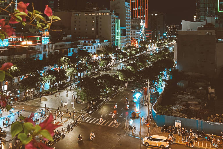Cidade de Ho Chi Minh, no Vietnã, nunca dorme