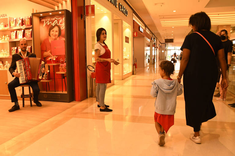 Shoppings registram redução de lojas desocupadas