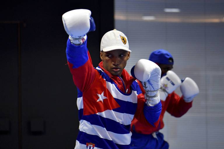 Campeões olímpicos de boxe entram no profissionalismo 'à cubana'