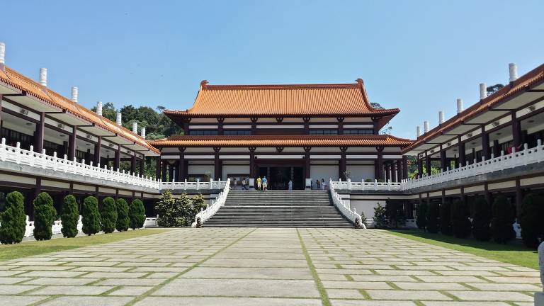 Templo Zu Lai, em Cotia, reabre para visitas - 20/05/2022 - Passeios - Guia  Folha