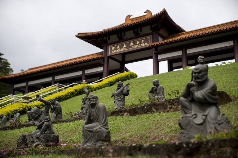 Templo Zu Lai, em Cotia, reabre para visitas - 20/05/2022 - Passeios - Guia  Folha