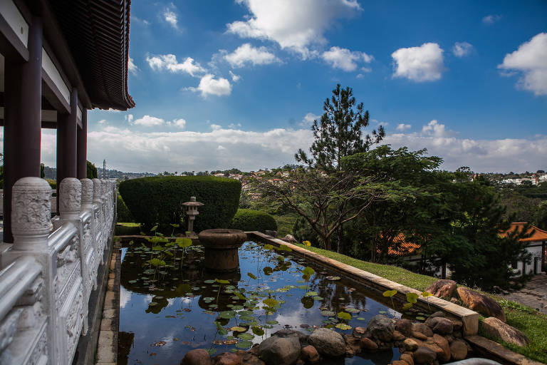 Templo Zu Lai, em Cotia, reabre para visitas - 20/05/2022 - Passeios - Guia  Folha