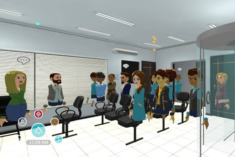 Vários avatares de pessoas sobrevoando várias cadeiras que estão enfileiradas em uma sala. A frente do grupo, um avatar de uma mulher de cabelos loiros falando