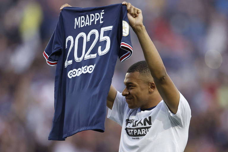 PSG anuncia renovação de Mbappé após disputa com Real Madrid