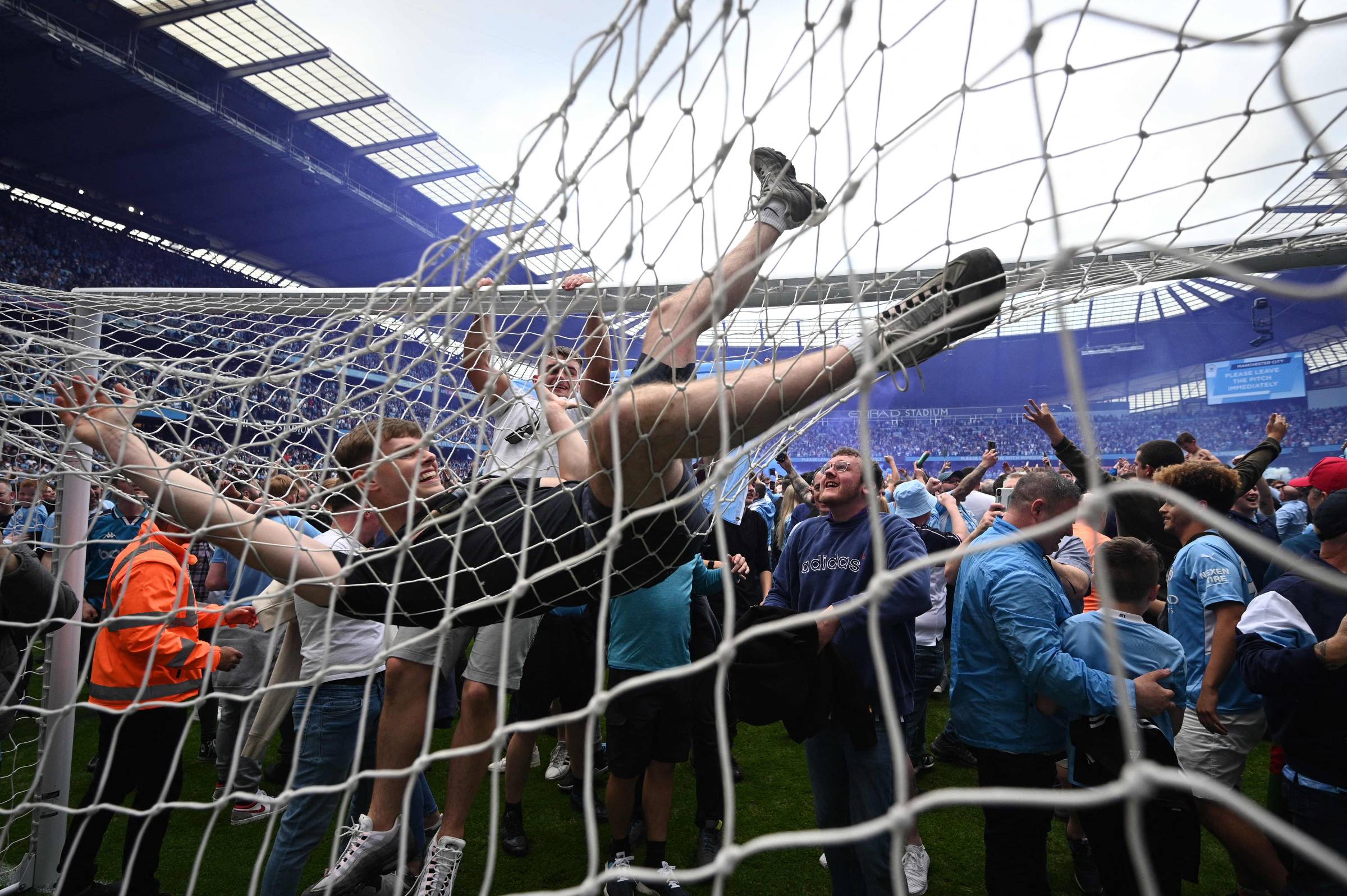 Tricampeão Manchester City perde na rodada finalJogada 10