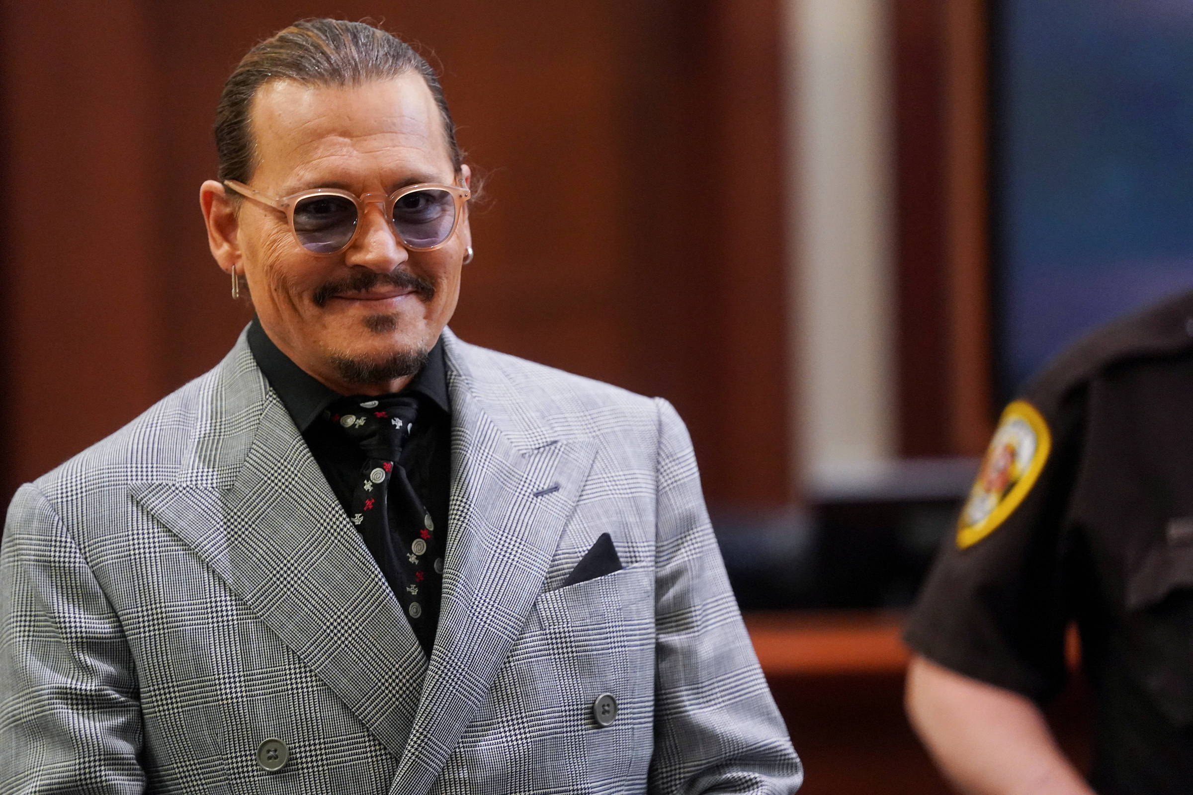 Johnny Depp é o macho que o Brasil tem de deixar de ser