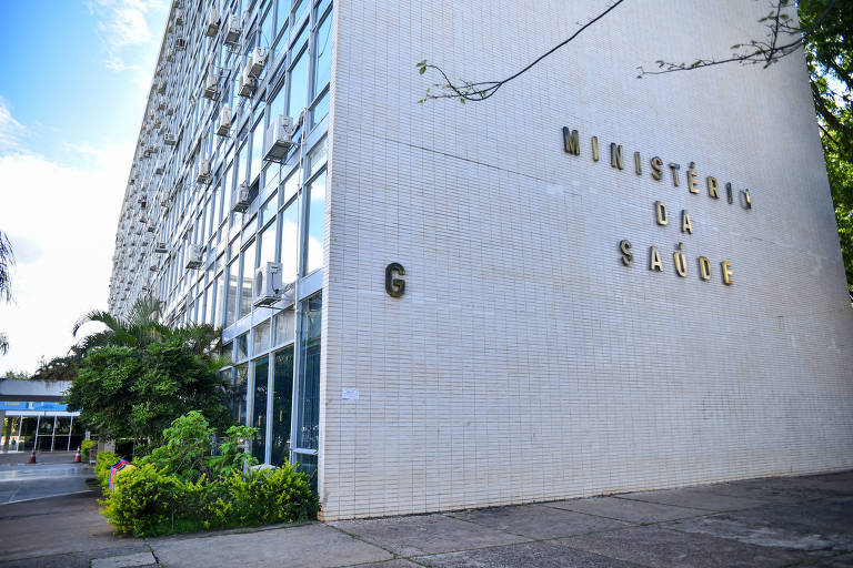 Foto da fachada do prédio do Ministério da Saúde em Brasília, no Distrito Federal