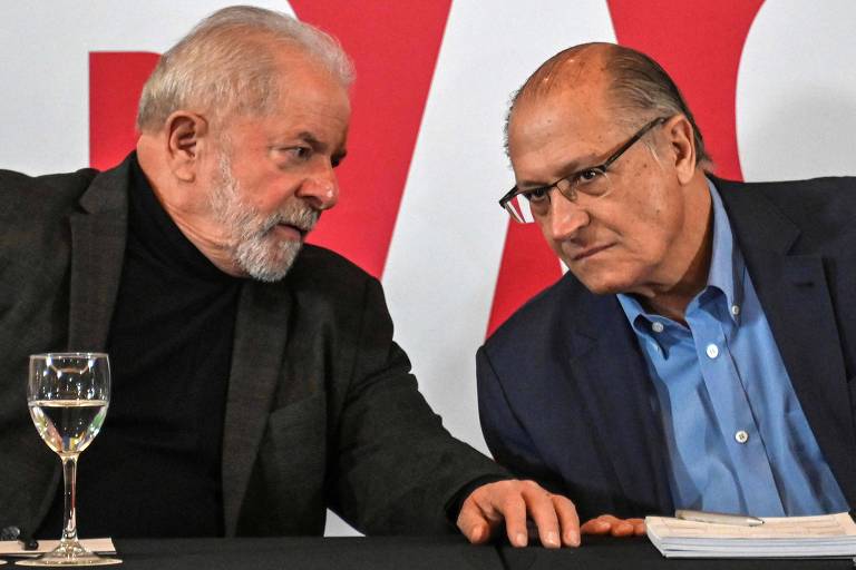 O ex-presidente Luiz Inácio Lula da Silva (PT) e seu vice na chapa presidencial, o ex-governador Geraldo Alckmin (PSB)