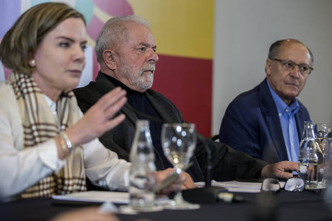 Lula discute ampliar alianças na 1ª reunião geral de campanha e admite falhas nas redes