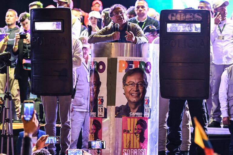 'Soldado da esquerda', brasileiro atua na campanha de Gustavo Petro na Colômbia