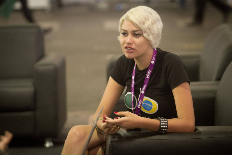 Sara Winter, então integrante do grupo feminista Femen, durante a Campus Party de 2013
