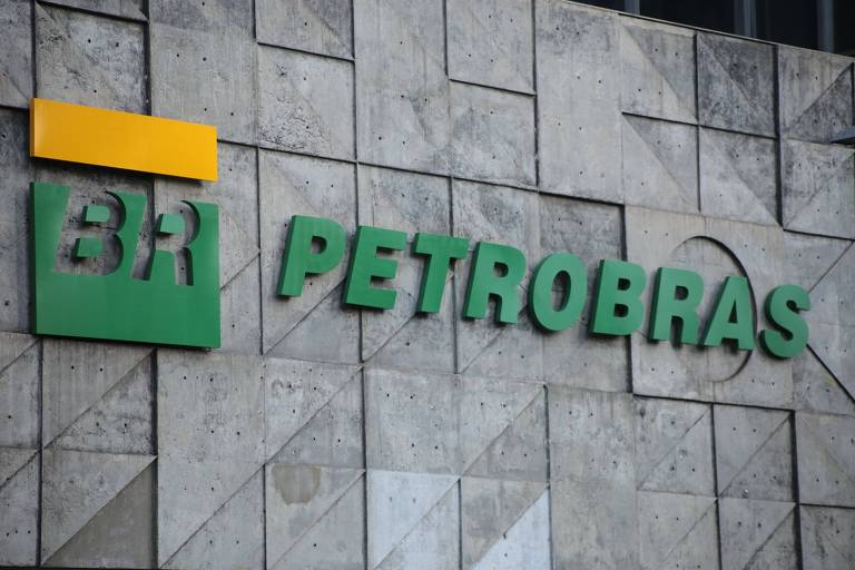 Governo planeja trava para evitar reajustes da Petrobras em ano eleitoral