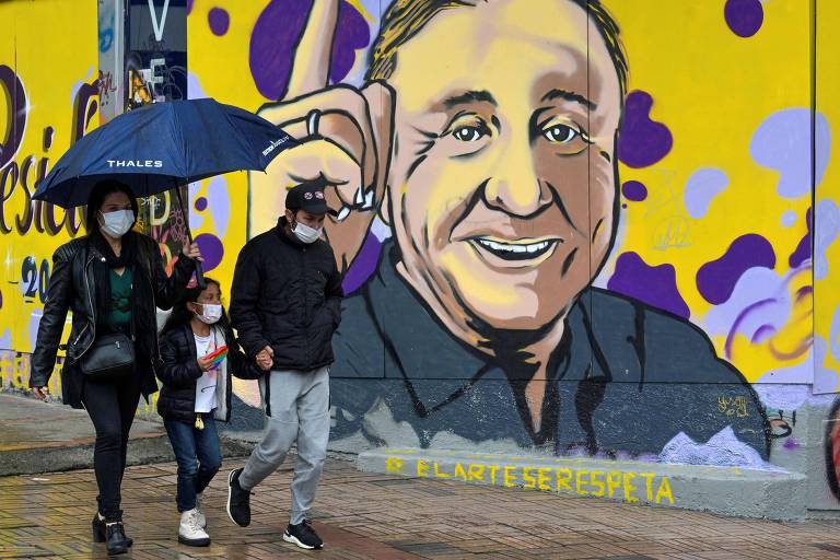 Mural em Bogotá retrata o candidato à Presidência da Colômbia Rodolfo Hernández