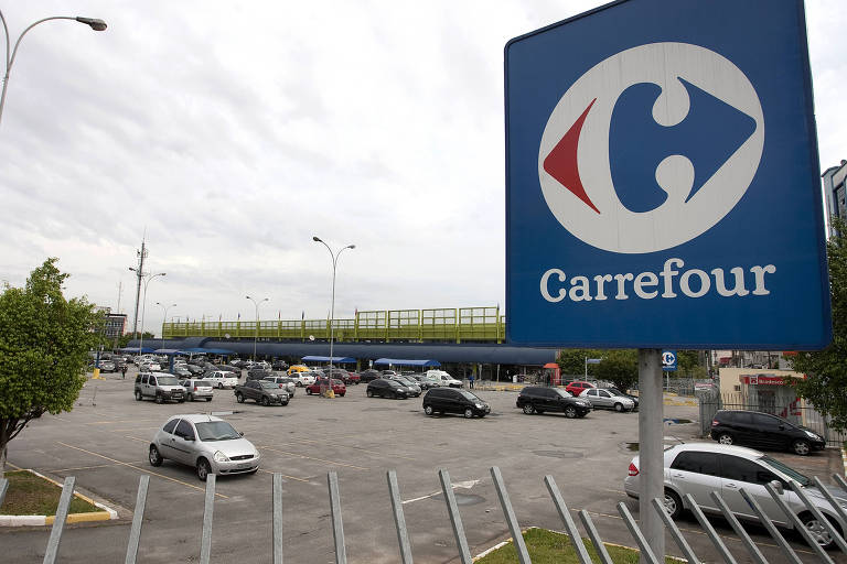 Cade exige venda de lojas e autoriza compra do Big pelo Carrefour