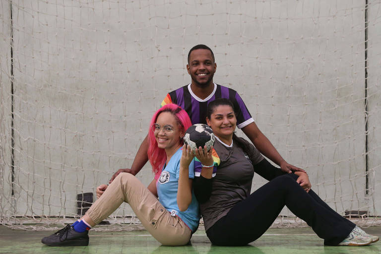 Bruno Costa, Monike Fernandes Abreu (à esq.) e Camila Ricardo, que participaram da Queer Cup, em São Paulo