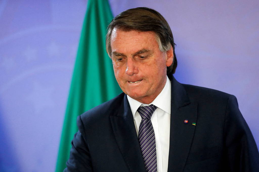 Justiça de SP condena Bolsonaro por insinuação sexual a jornalista