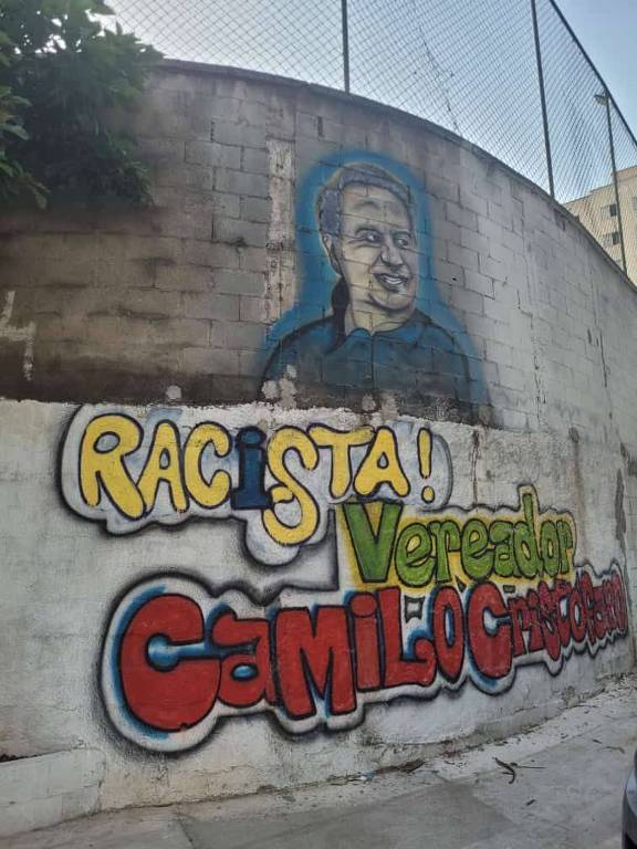 Grafite na zona sul de SP chama vereador Camilo Cristófaro de racista