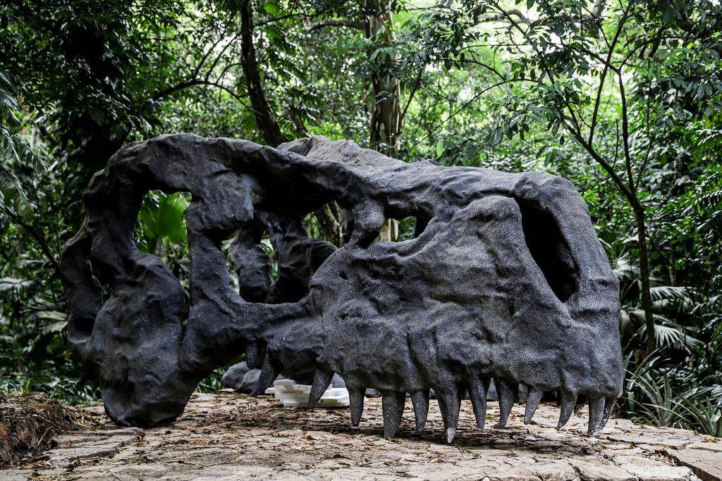 Maior parque de dinossauros em réplicas do Brasil é inaugurado em