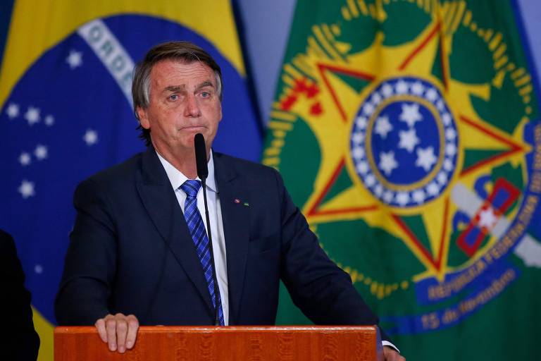 O presidente Jair Bolsonaro (PL) discursa no Palácio do Planalto