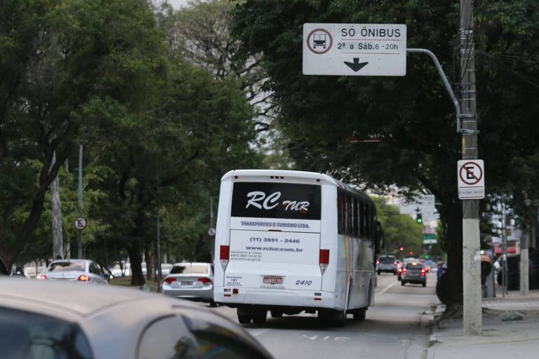 Em carta a Rodrigo Garcia, empresas de ônibus fretados dizem que estão sendo perseguidas pela Artesp