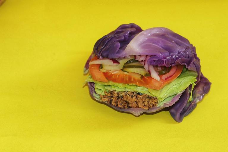 No Dia do Hambúrguer, conheça 5 sanduíches bizarros em lanchonetes de SP
