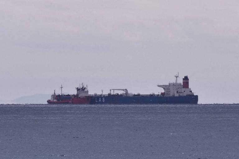 Navio russo com carga iraniana apreendido na Grécia