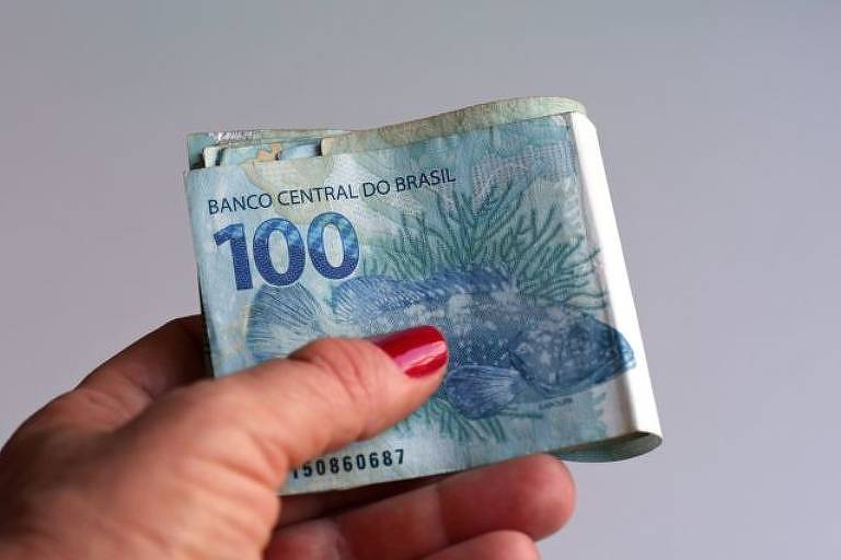'Brasil não tem só que combater pobreza, mas melhorar vida de todos os brasileiros', diz pesquisador sobre salário mínimo