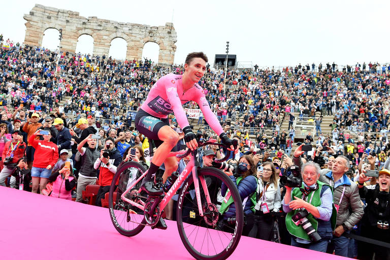 Australiano Jai Hindley é campeão do Giro d'Italia 2022