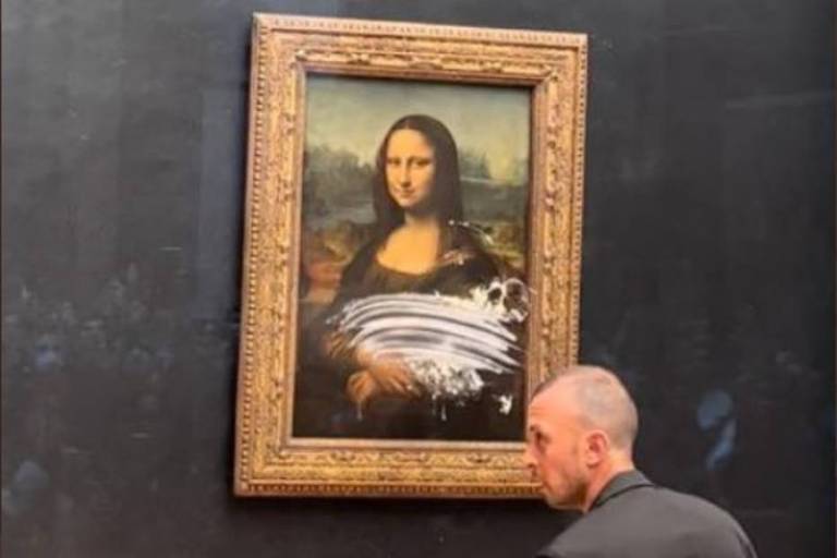 Homem que atirou torta em 'Mona Lisa' no Museu do Louvre é preso