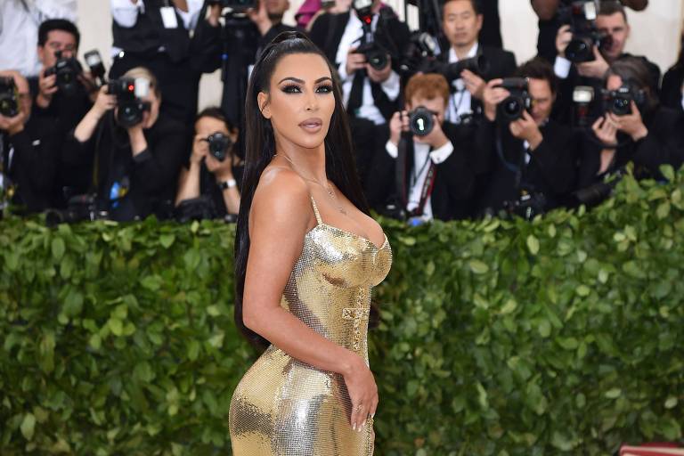 O que Kim Kardashian tem a ver com ex-diretor do Louvre acusado de tráfico de obras
