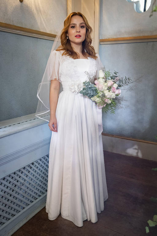 Larissa Manoela vestida de noiva para novela