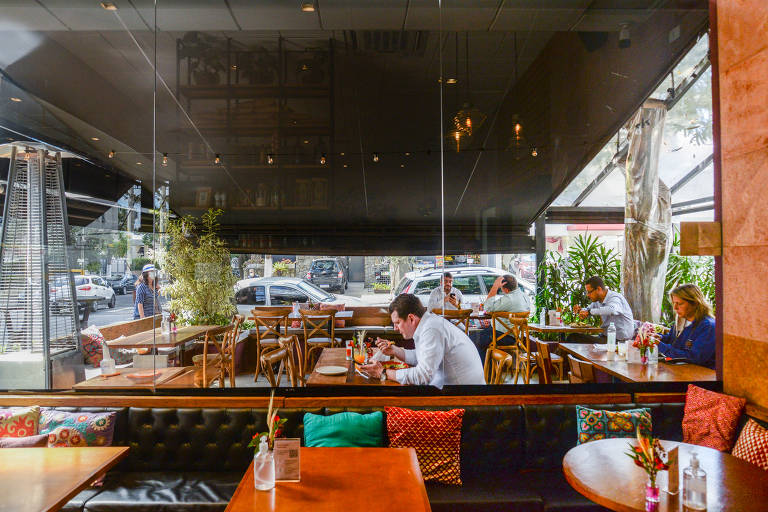 Ambiente do restaurante Saj, na Vila Leopoldina, na zona oeste de São Paulo; casa de culinária libanesa tem oito unidades na capital