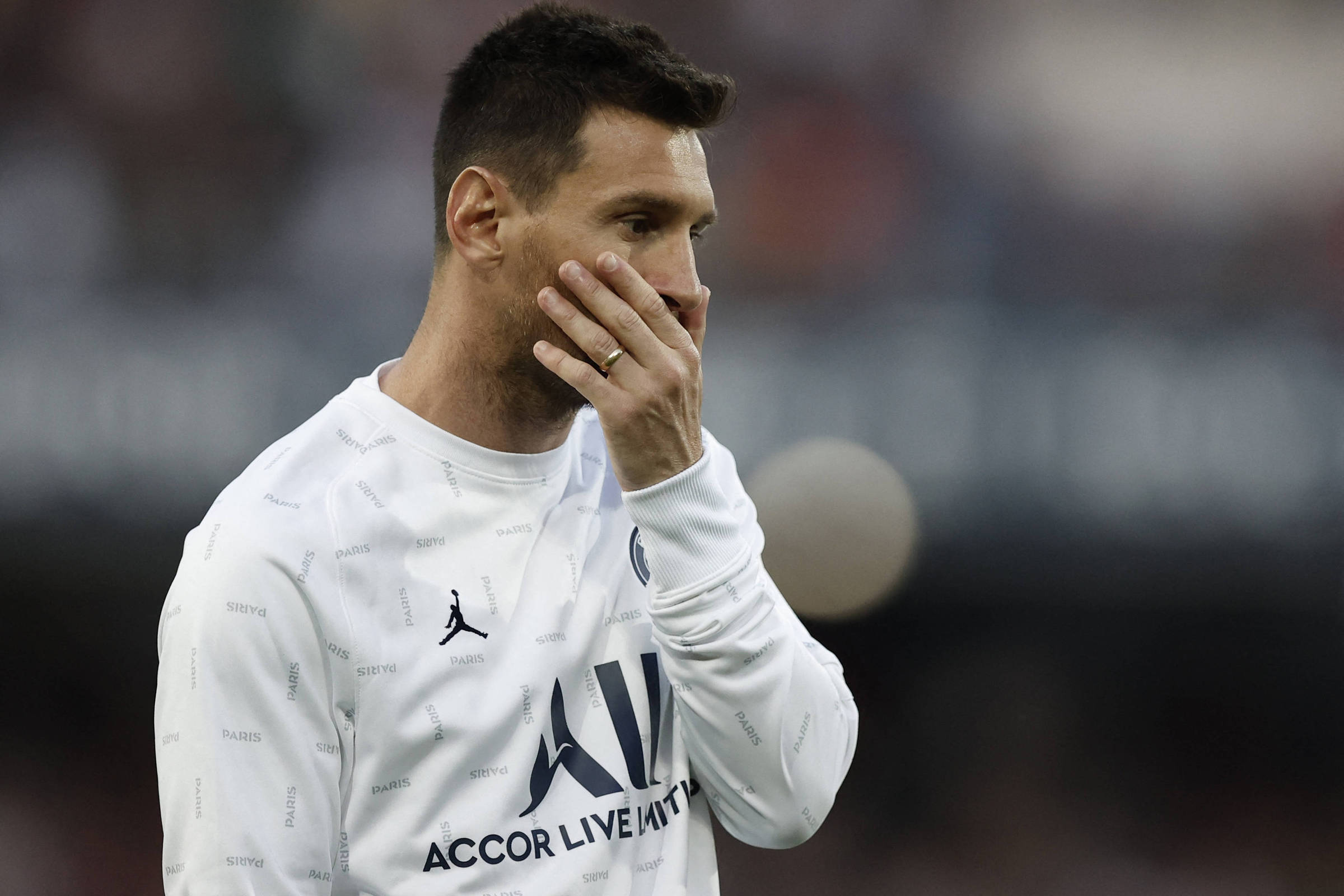 Messi afirma que Covid o 'pegou forte' e deixou sequelas - 01/06/2022 - O  Mundo É uma Bola - Folha